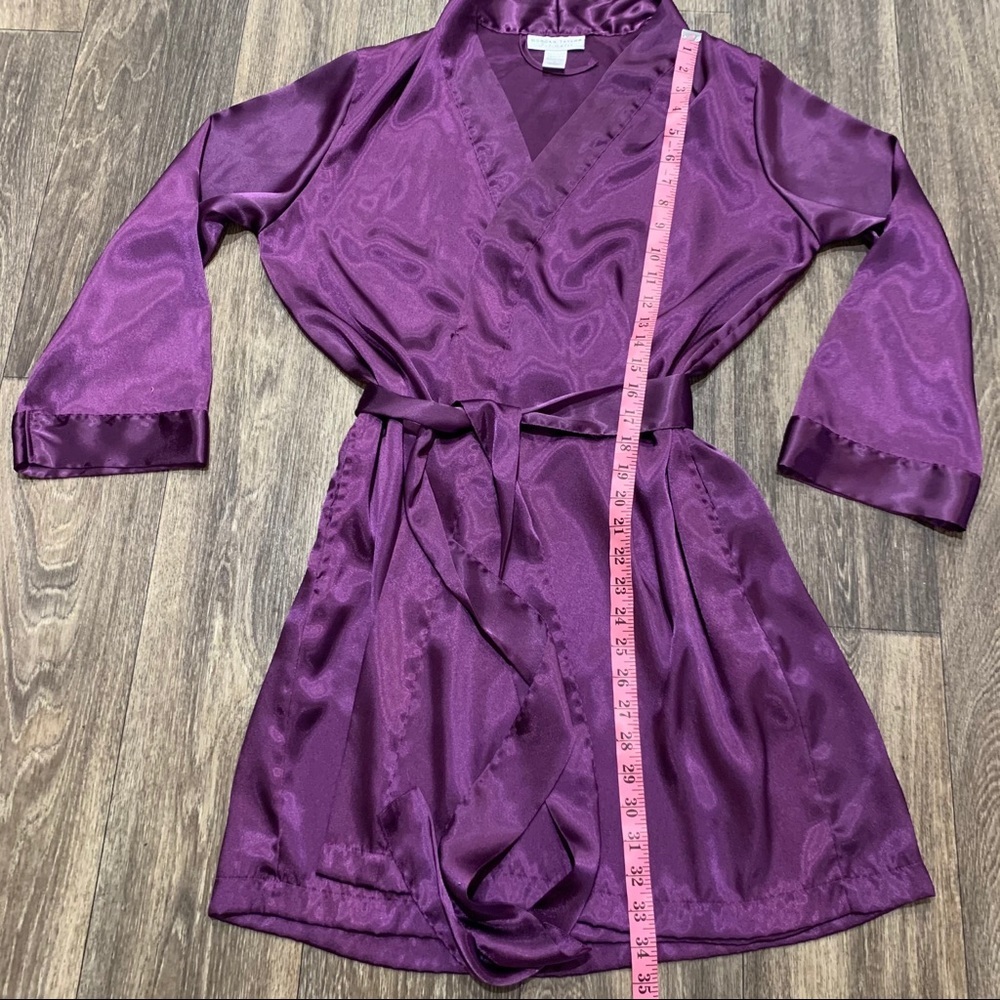 Morgan Taylor Intimates Short Robe - Picture 5 of 9